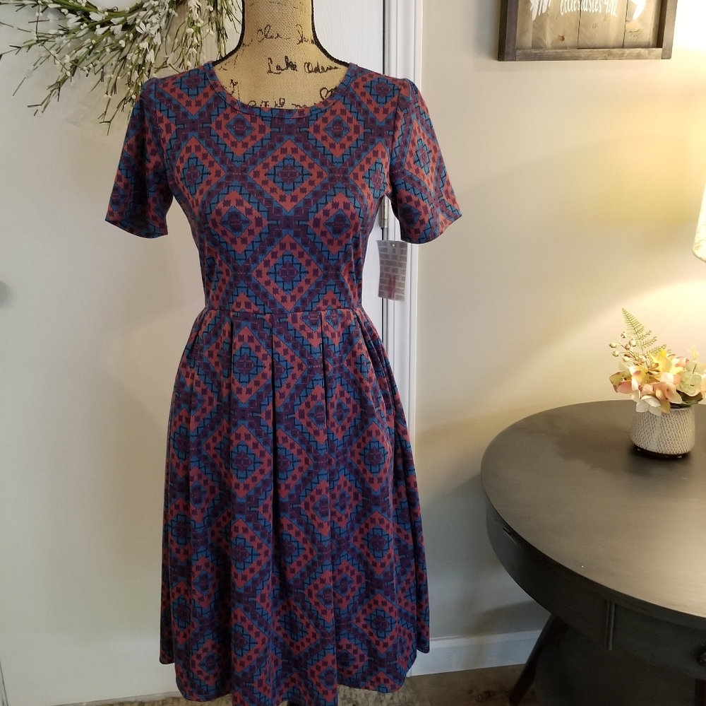 NWT LuLaRoe Ameila